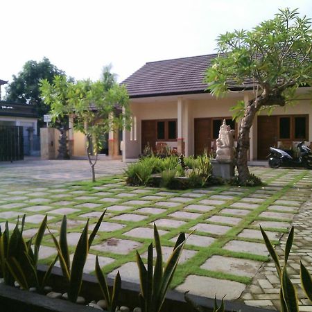 Deka Homestay Mataram Luaran gambar