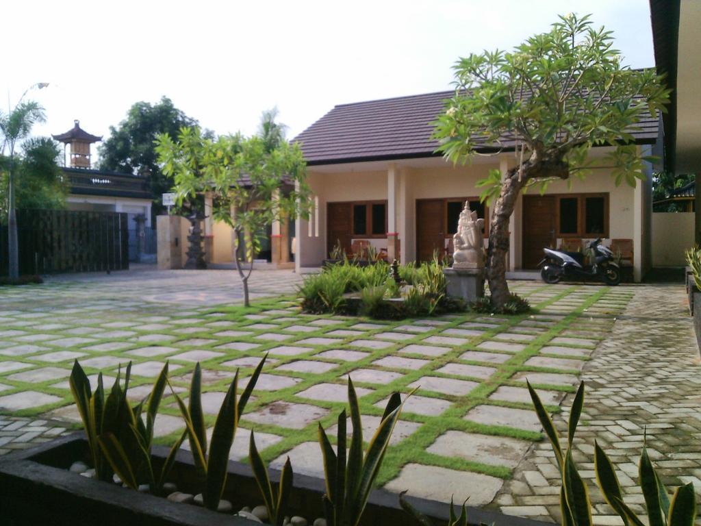 Deka Homestay Mataram Luaran gambar